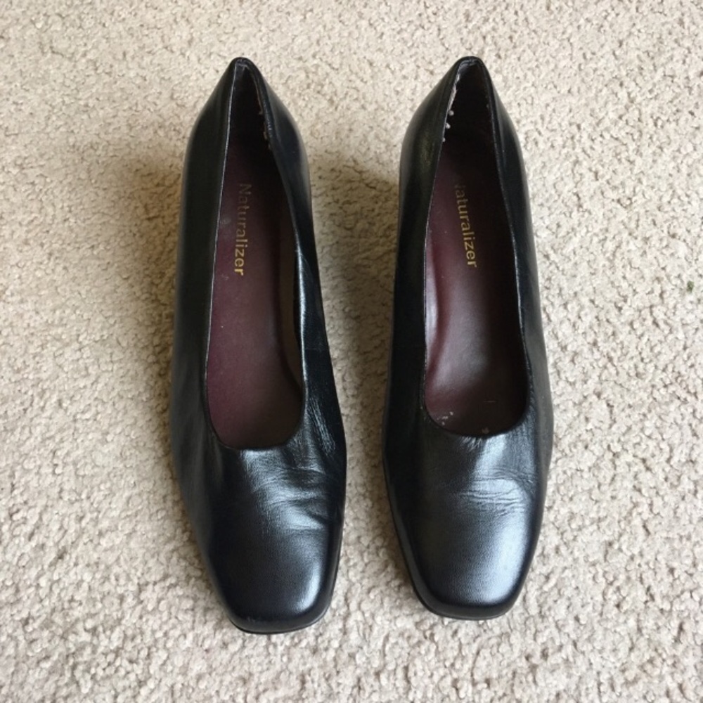 Naturalizer black leather day heel block career 9